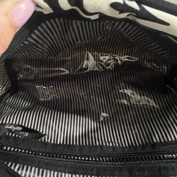 thirty-one Black and White Patterned Toiletry Bag - Picture 3 of 3